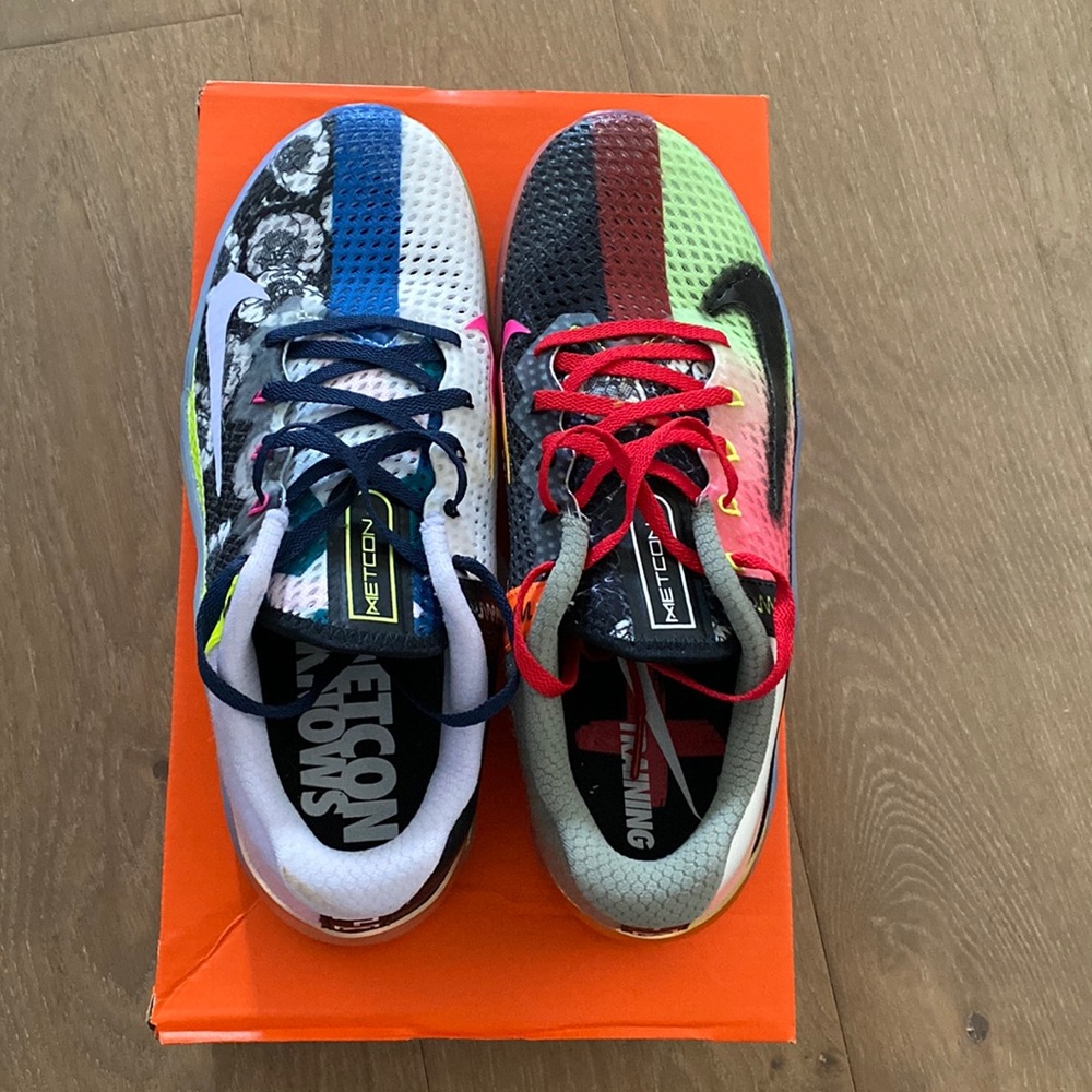 Womens Nike met on 6 X size womens US 9- never worn, with box